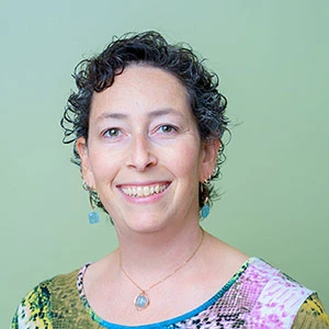Headshot of Diana Robins